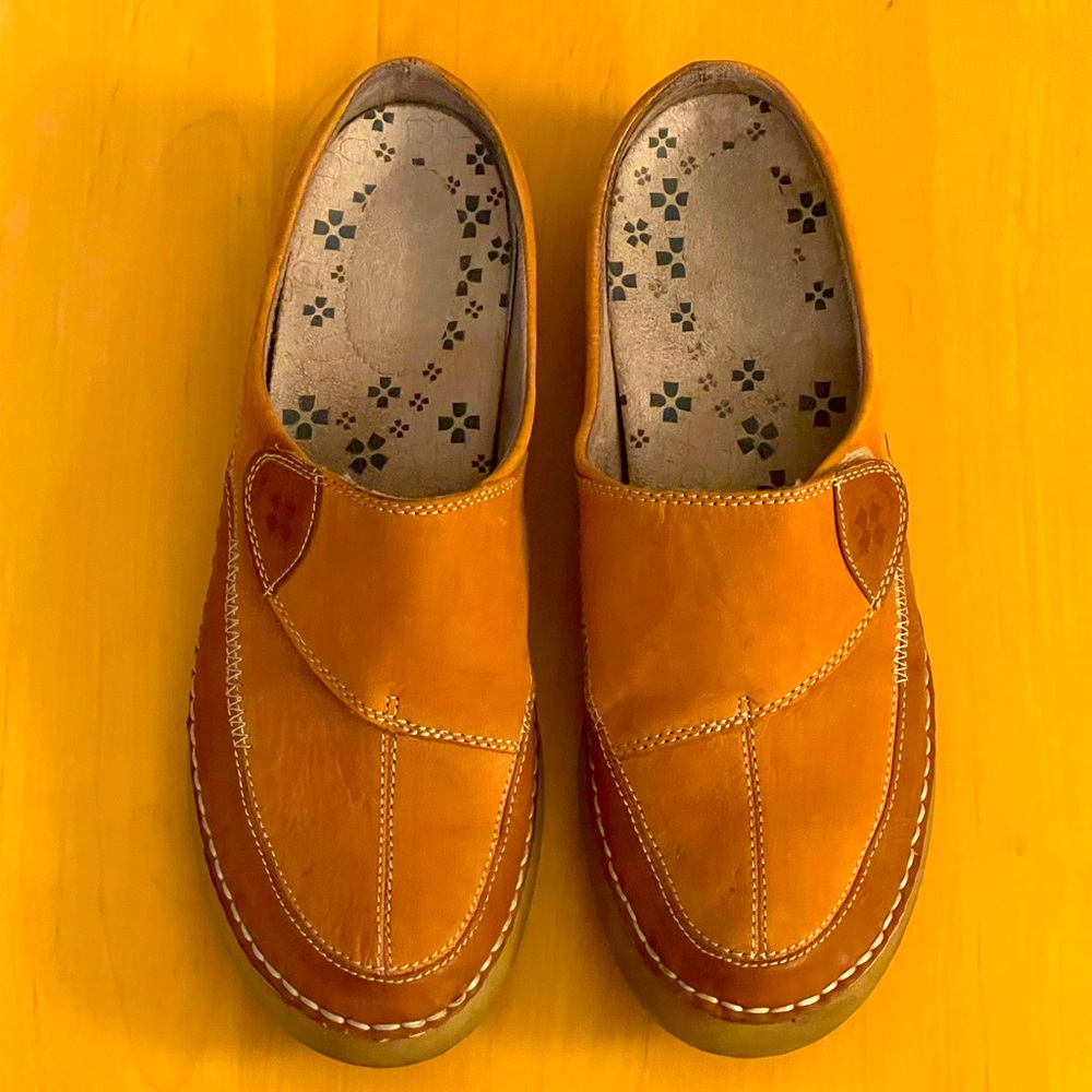 NATURALIZER CASUAL SHOES